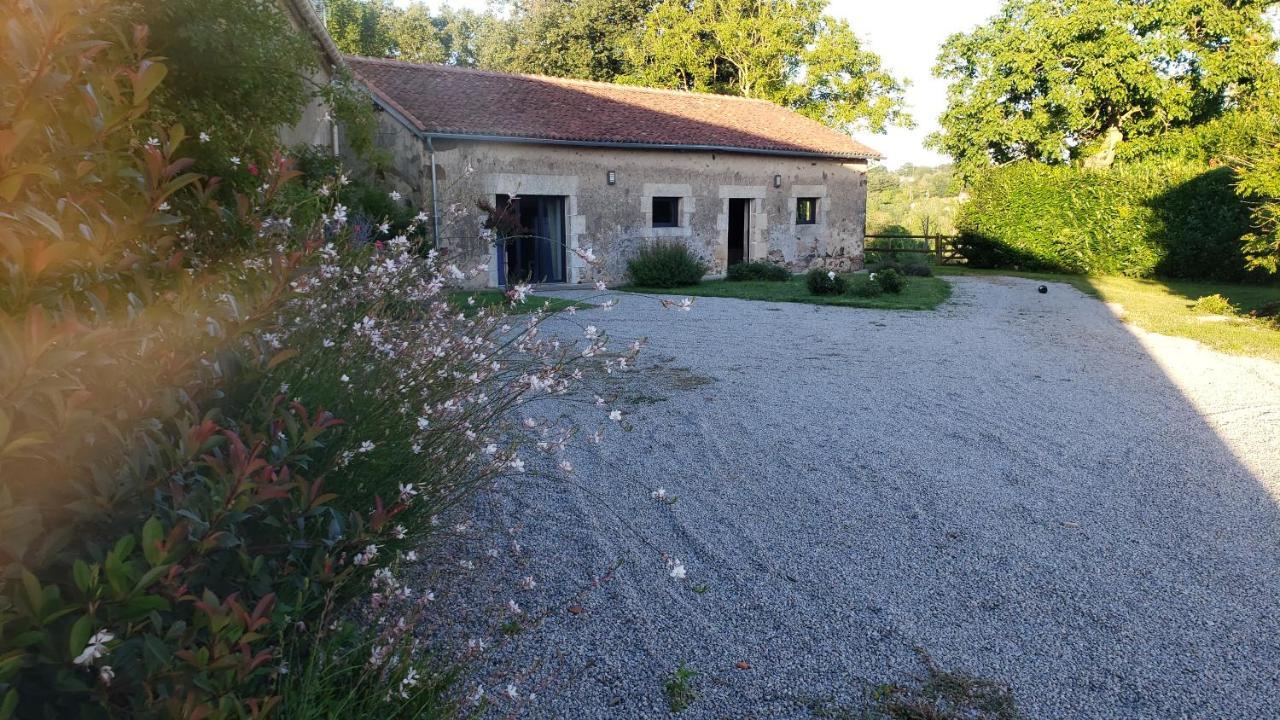 Gite De Villodier Villa Le Vigeant Dış mekan fotoğraf